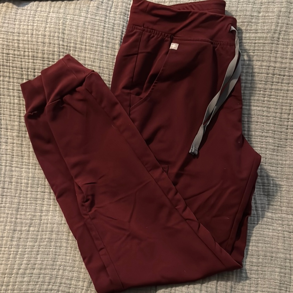 Women’s figs Zamora scrub pants burgandy